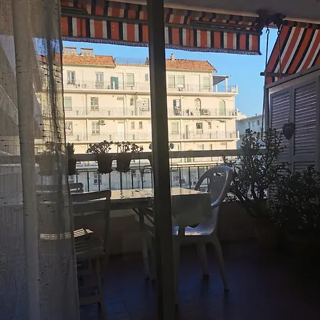 Grand 2p Hyper Centre 1mn De ! Apartment Antibes